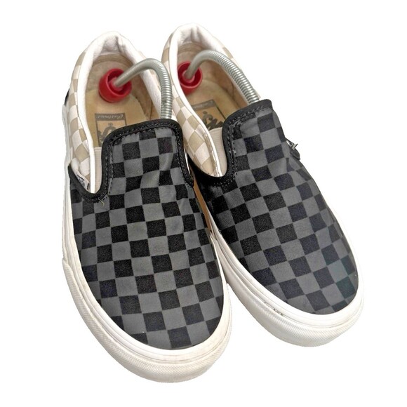 Vans Off The Wall Authentic Women’s 8.5 W Slip-On Roses Checkerboard Black White - Picture 3 of 13